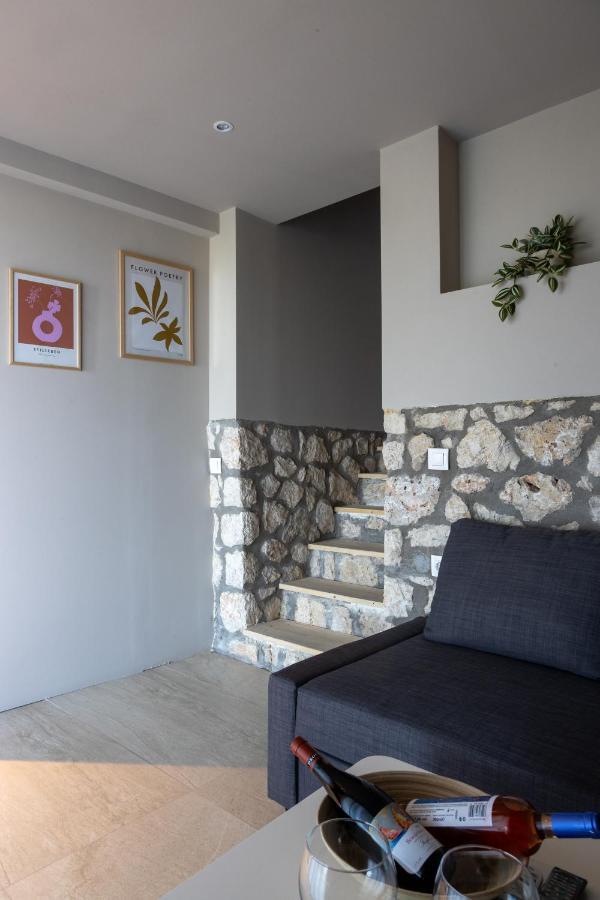 Marcon Stone House Nikiana Villa Luaran gambar