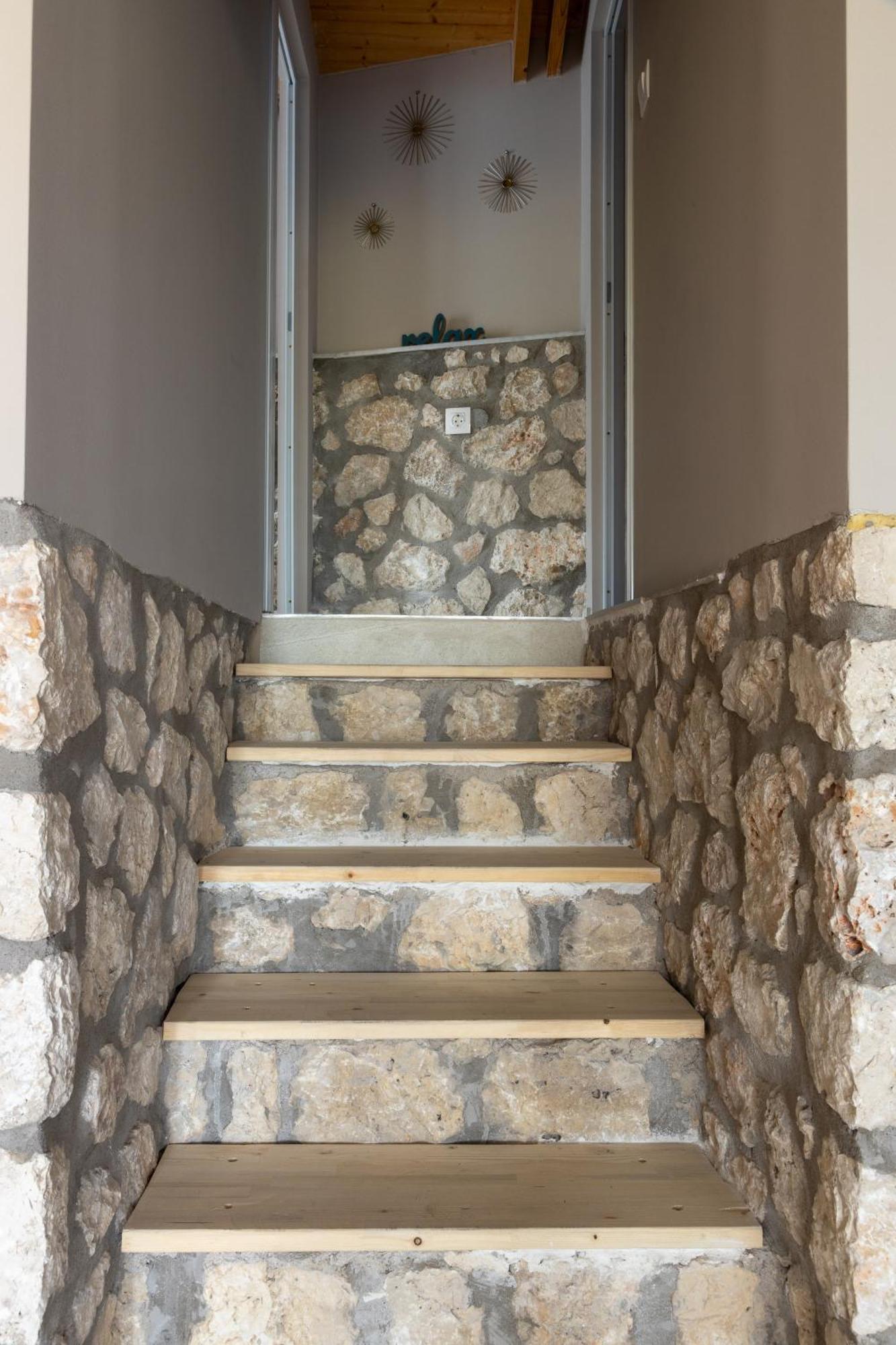 Marcon Stone House Nikiana Villa Luaran gambar